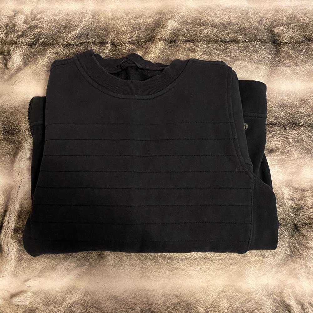 Lululemon sweatshirt